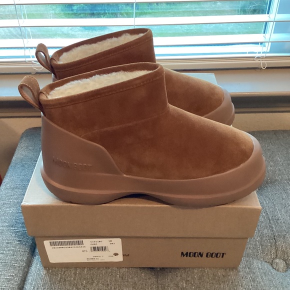 Moon Boot® Luna Low Faux Shearling Lined Boot (Women), size EU 37, $250 - Picture 1 of 15